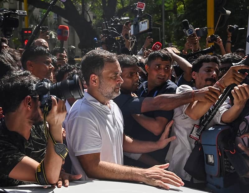 Rahul Gandhi CEC as protest against ECI continues
