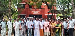 ரேஷன் கடை விற்பனையாளரை தாக்கியவா் கைது