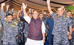விசாகப்பட்டினத்தில் கடற்படை ஆதரவுக் கப்பல் திட்டங்கள்: ராஜ்நாத் சிங் தொடங்கி வைத்தார்!
