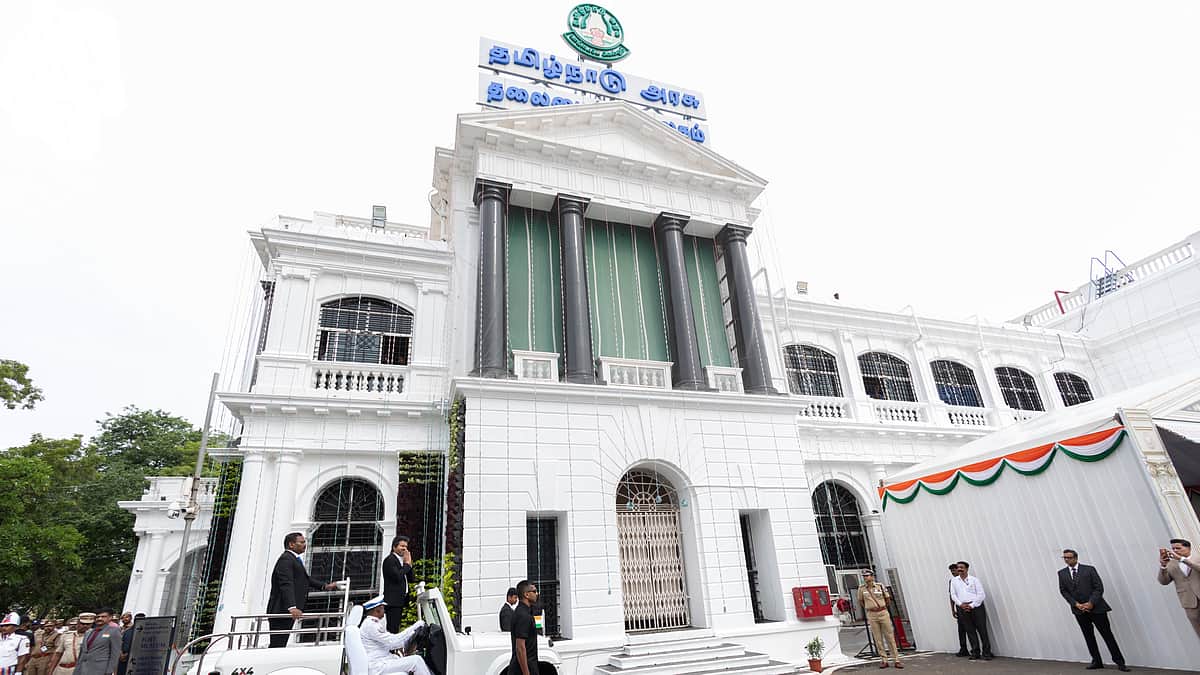 முகவரியில்லா மண்டபத்தில் முதல்வர்கள்!