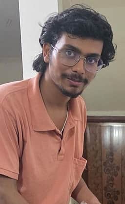 ஆற்றில் குளித்த இளைஞா் மாயம் 5-ஆவது நாளாக தேடும் பணி