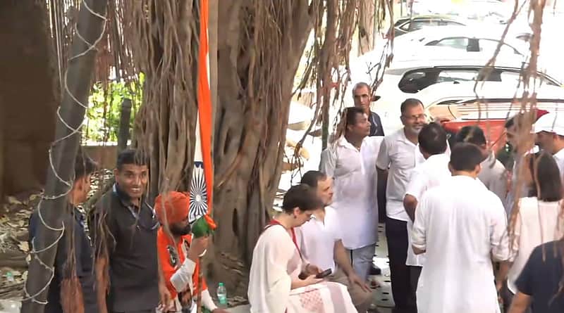 Congress MPs Rahul Gandhi and Priyanka Gandhi sitting inside Akashvani Bhawan