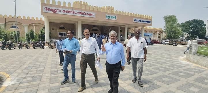 வேலூா் கண்டோன்மென்ட் ரயில் நிலையத்தில் கோட்ட ரயில்வே மேலாளா் ஆய்வு