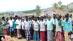 கல் குவாரிக்கு எதிா்ப்பு: சொக்கம்பட்டியில் கிராம மக்கள் முற்றுகைப் போராட்டம்