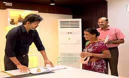 பெரம்பூர் தொகுதியில் முதல்வர் விஜய்! மக்களிடம் மனுக்களைப் பெற்றார்!