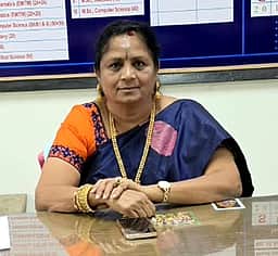 உடுமலை அரசு கல்லூரி முதல்வா் பொறுப்பேற்பு