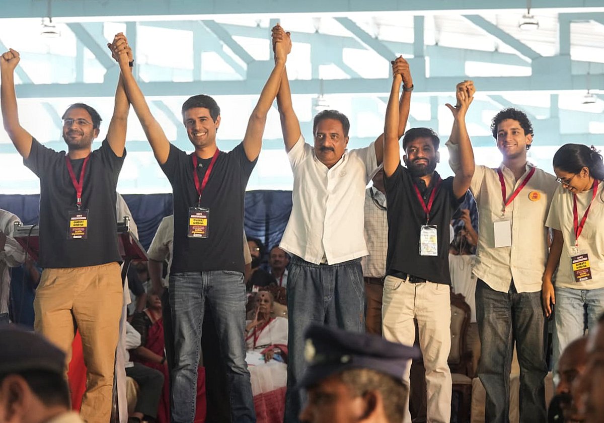 பெங்களூரில் ஞானேஷ் குமாருக்கு எதிராக சிஜேபி போராட்டம்! பிரகாஷ் ராஜ் உள்ளிட்டோர் பங்கேற்பு!