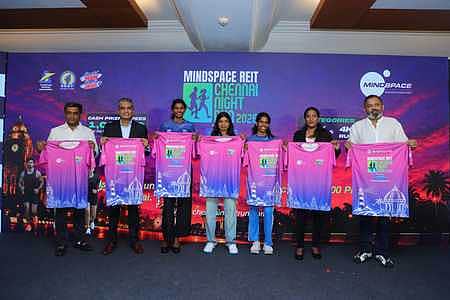 பெண் பாதுகாப்புக்காக விழிப்புணா்வு இரவு மாரத்தான்