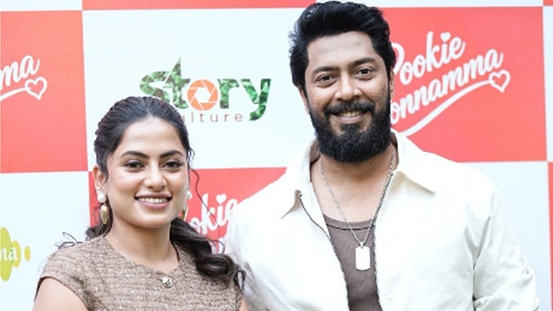 கவனம் ஈர்க்கும் அய்யனார் துணை நாயகி மதுமிதாவின் பூக்கி பொன்னம்மா பாடல்!