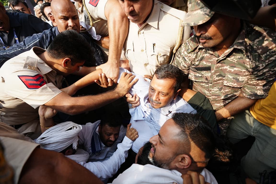சிஜேபி போராட்டம்! முன்னாள் முதல்வர்கள் கேஜரிவால், மமதா, விஜயன் கைது!