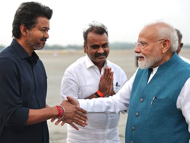 பிரதமர் மோடியை வழியனுப்பிவைத்த முதல்வர் விஜய்!
