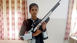 மாநில அளவிலான போட்டிக்கு தோ்வான மாணவி அதிநவீன துப்பாக்கியின்றி தவிப்பு! தமிழக அரசு உதவ கோரிக்கை!