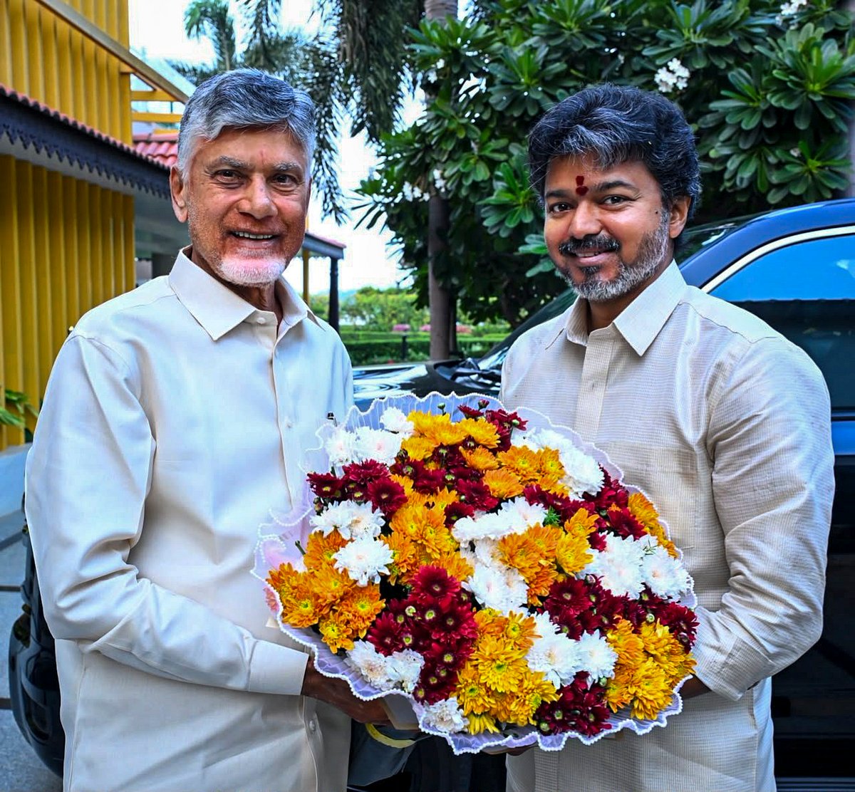 ஆந்திர முதல்வருடன் முதல்வர் விஜய் சந்திப்பு - புகைப்படங்கள்