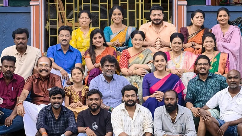 வைரலாகும் கயல் தொடரின் கடைசி நாள் படப்பிடிப்பு புகைப்படங்கள்!