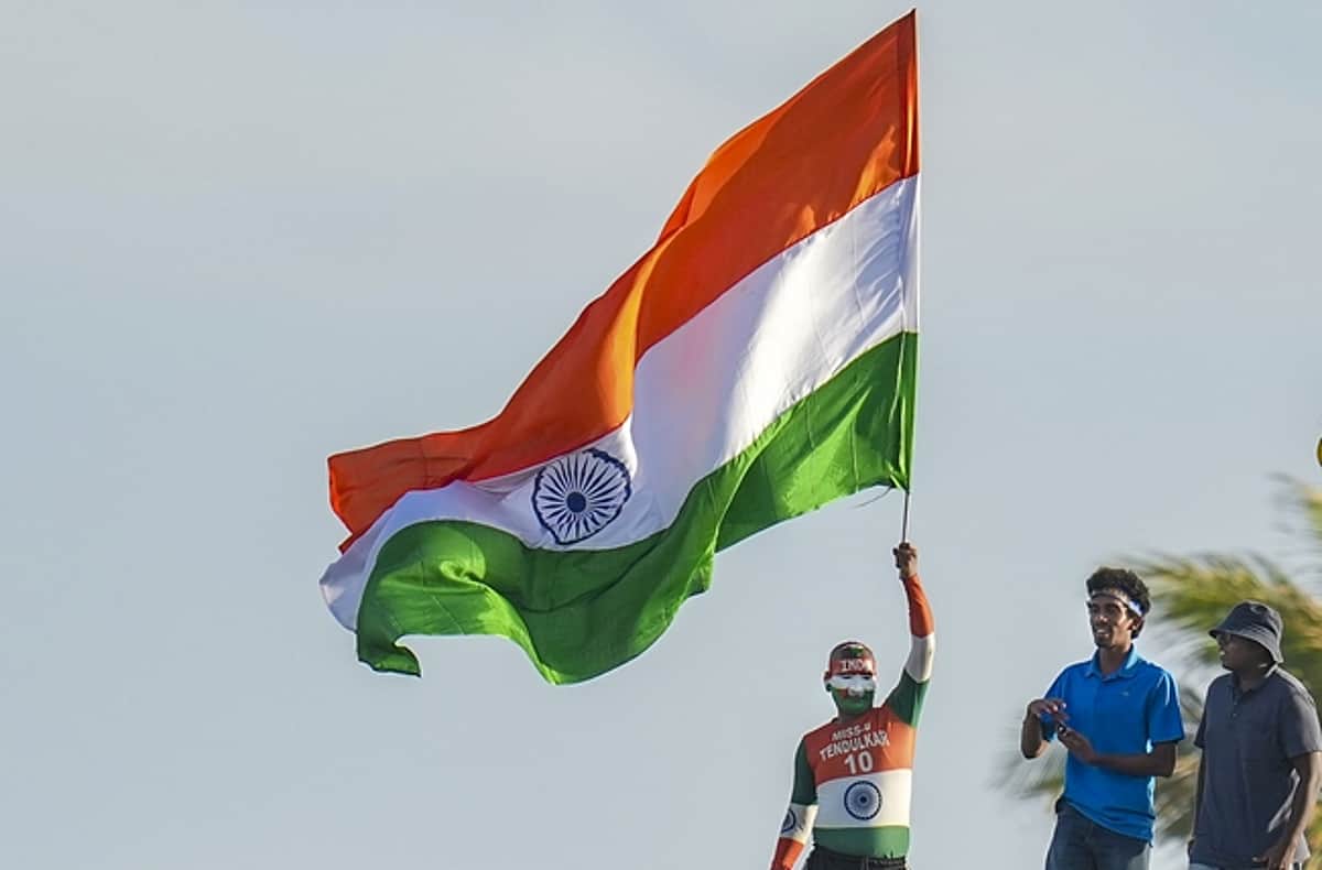 தேசியப் பாடலை போற்றுவோம்!