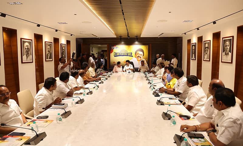 Resolution passed at DMK MPs' meeting