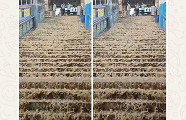 மருதமலை கோயில் படிப்பாதையில் அருவி போல் பெருக்கெடுத்த மழை நீர்! 