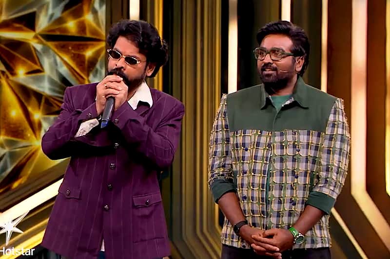 Actor vimal with Vijay Sethupathi in bb stage