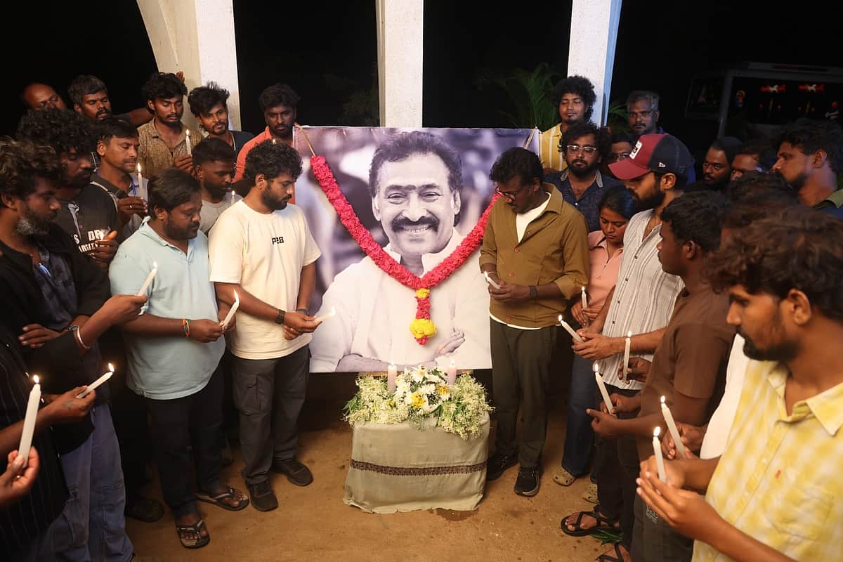 தேவாவின் படத்துக்கு அஞ்சலி செலுத்திய மஞ்சணத்தி படக்குழுவினர்!