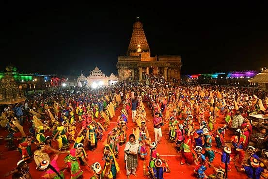 இராஜராஜ சோழன் சதய விழாவில் 1,041 போ் பங்கேற்ற பரதநாட்டிய நிகழ்ச்சி