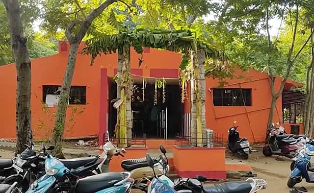 12 முறை வலம்! ரூ. 12 காணிக்கை! 
ஐந்து தலை நாகம் வடிவில் அருளும் ராகவேந்திரர்!