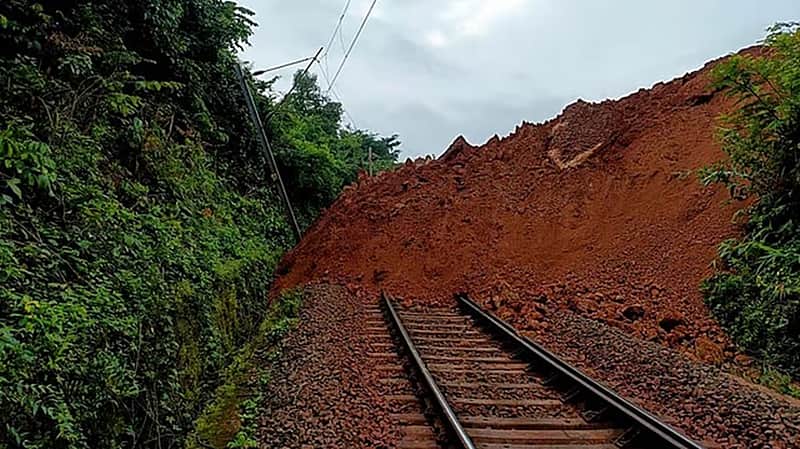 Landslide derails locomotive in southern Keralam
