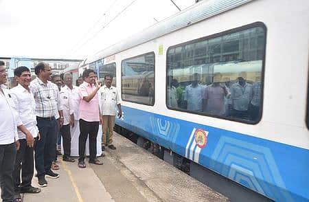 மதுரை-குருவாயூா் ரயிலில் கண்ணாடி அமைப்புப் பெட்டி