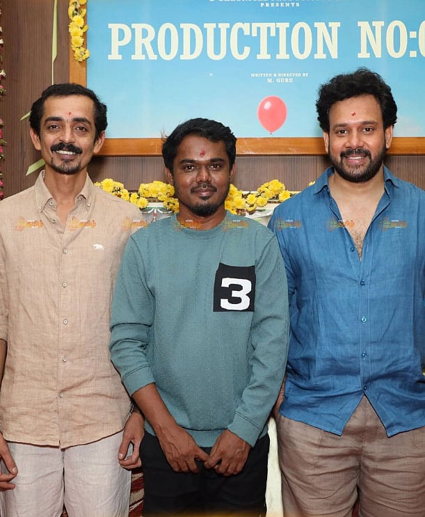 பூஜையில் தயாரிப்பாளர்கள், நடிகர்கள் மற்றும் படக்குழுவினர் உற்சாகமாகக் கலந்துகொண்டனர்.