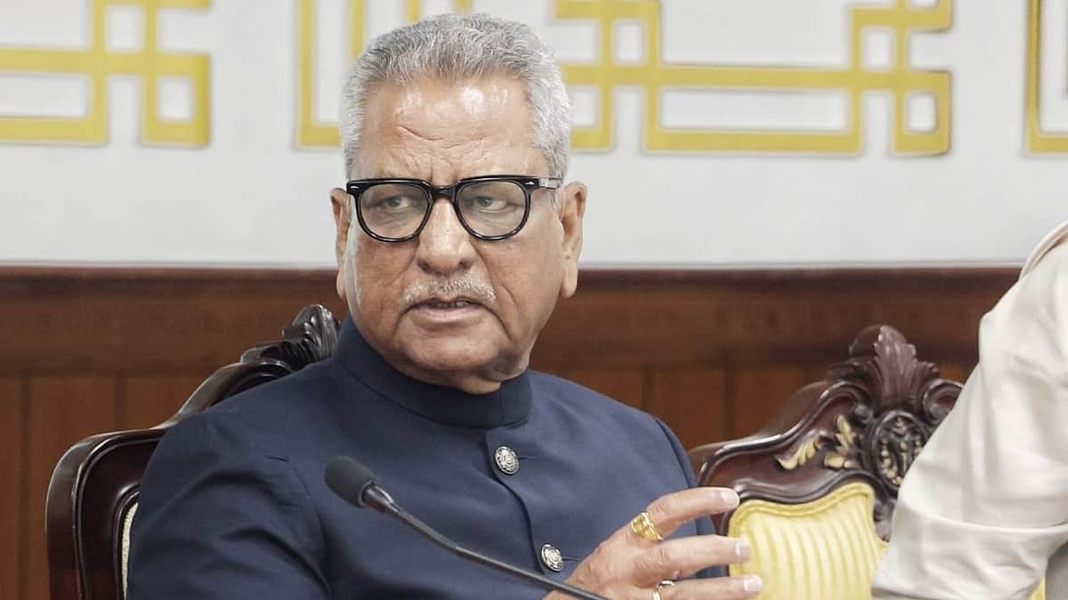 முதல் நாளே சர்ச்சை! கேரள ஆளுநர் மாளிகையில் அசைவ உணவுக்குத் தடை? காங்கிரஸ் கண்டனம்