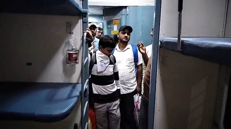 Minor fire breaks out in Shaheed Express coach...