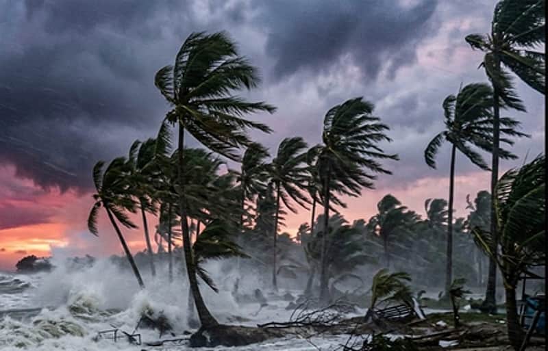 Andhra begins evacuation, shuts beaches as ‘Arnab’ intensifies into severe cyclone (Photo: IANS)