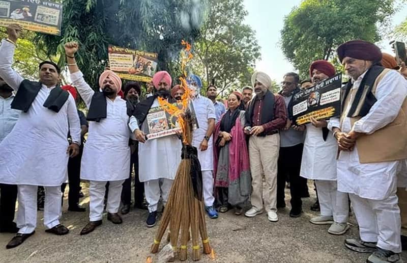 Clash between AAP and Congress MLAs