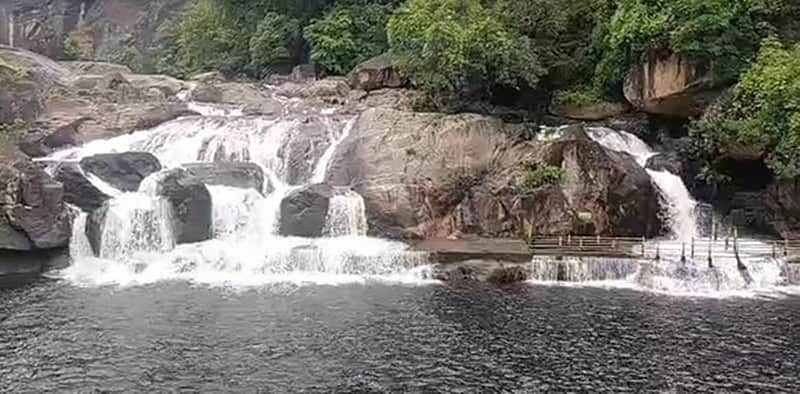Ban on bathing at Manimutharu Falls