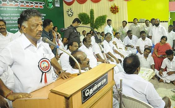 மத்திய அரசில் அங்கம் வகிக்கும் கருணாநிதி தமிழகத்துக்கு என்ன திட்டத்தை கொண்டு வந்தார்: ஓ.பன்னீர்செல்வம்