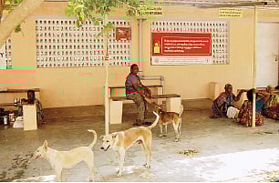 கட்டடம் உண்டு; மருத்துவர்கள்தான் இல்லை ஊத்துக்கோட்டை அரசு மருத்துவமனையின் அவலம்
