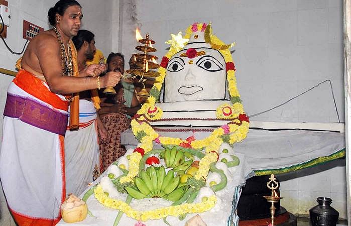 திருநள்ளாறு அருகே ஸ்ரீபசுபதீஸ்வரருக்கு அன்னாபிஷேகம்