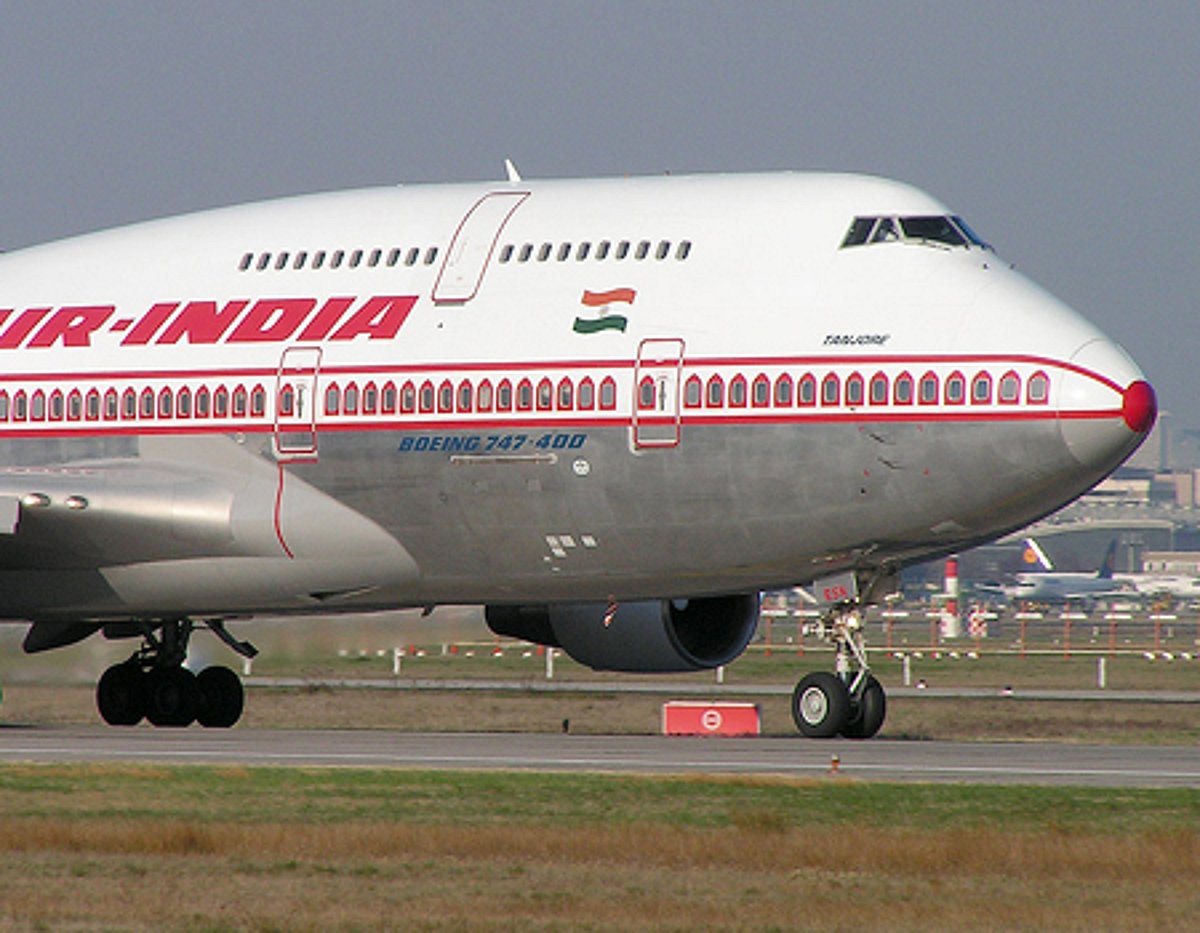 குறைந்த பயண நேர விமான சேவைகளில் அசைவ உணவு கிடையாது: ஏர் இந்தியா முடிவு