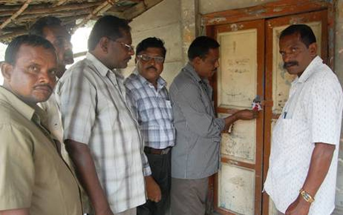 டெங்கு காய்ச்சல் நோய் தடுப்பு நடவடிக்கை: அண்ணாமலை நகரில் சிமெண்ட் ஒர்க்ஸ்க்கு சீல்!