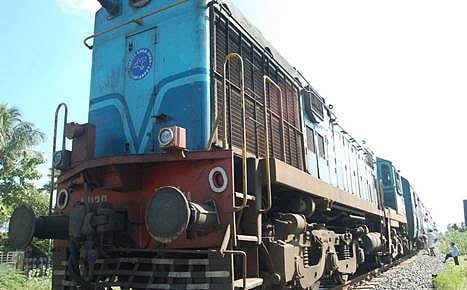 சிக்னல் கோளாறினால் தாமதமாக சென்ற எக்ஸ்பிரஸ் ரயில்கள்!