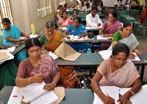 அரசுப் பணி தேர்வுகளுக்கான மாதிரி வினா-விடை அரங்கம் (PDF)