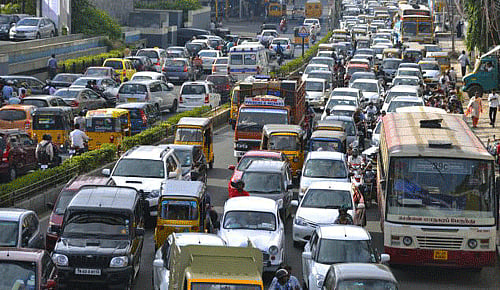 மரணச் சாலைகளாக மாறும் சென்னை பெருநகர சாலைகள்