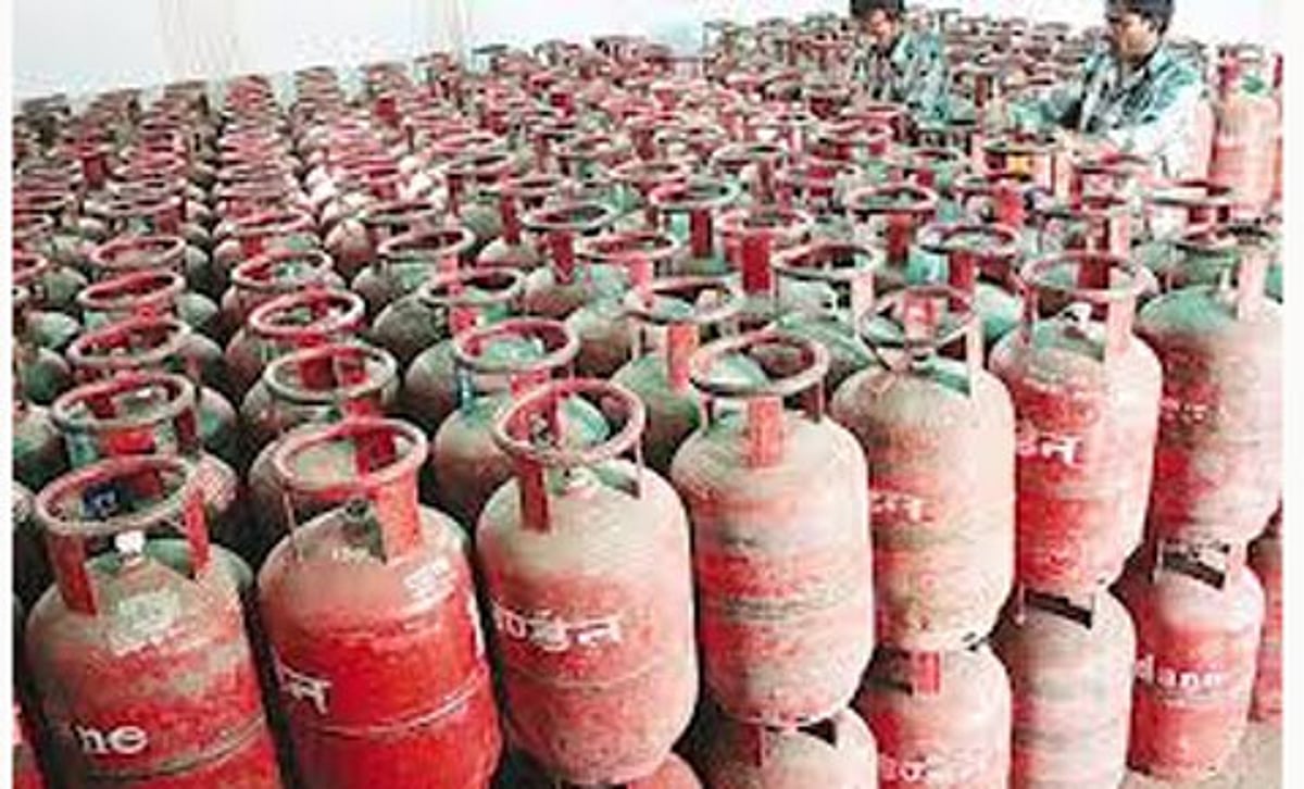 மானியம் அல்லாத சிலிண்டர் விநியோகம்! வாடிக்கையாளர்கள் குழப்பம்