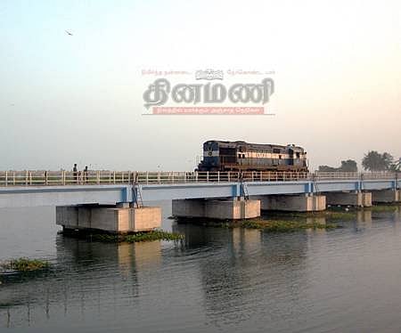 காரைக்கால் புதிய அகலப் பாதையில் அதிவிரைவு ரயில் என்ஜின் சோதனை ஓட்டம் தொடக்கம்