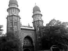 உள்கட்டமைப்பு வசதியின்றி சட்டப் பல்கலைக்கழகம்