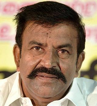 குடியிருப்பு பகுதிகளில் தேங்கியுள்ள கழிவுநீரை உடனடியாக அகற்ற வேண்டும்: அதிகாரிகளுக்கு அமைச்சா் கே.என்.நேரு அறிவுரை