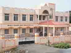 ஓராண்டாக மூடிக் கிடக்கும் வட்டாரப் போக்குவரத்து அலுவலகம்