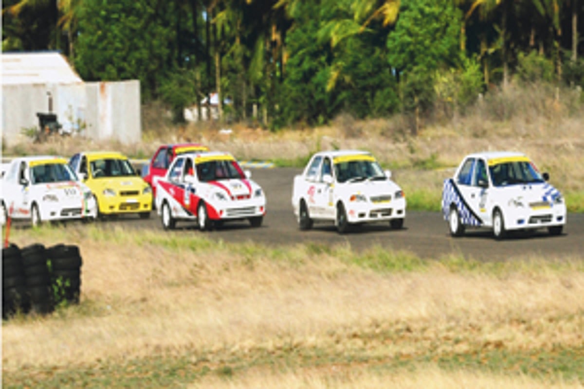 இந்திய டூரிங் கார் பந்தயம்: சிவராமகிருஷ்ணன் வெற்றி