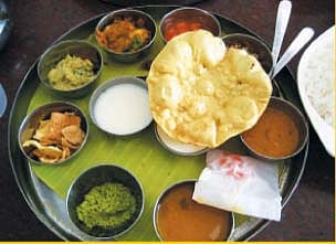 சமைத்தவர்கள் 1050 பேர்! சாப்பிட்டவர்கள் 15 ஆயிரம் பேர்!