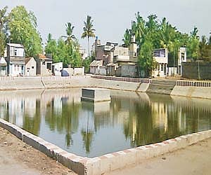 கரிகிருஷ்ணப் பெருமாள் கோயில் குளத்துக்கு சுற்றுச்சுவர் அமைக்கப்படுமா?