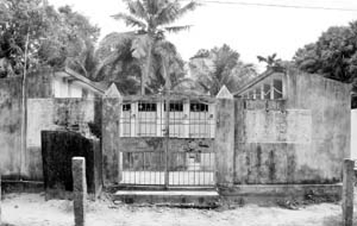 குடிநீர், கழிவறை வசதி இல்லாத அரசுப் பள்ளி